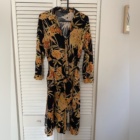 Zara Black and Yellow Floral Duster Dress - Picture 2 of 11